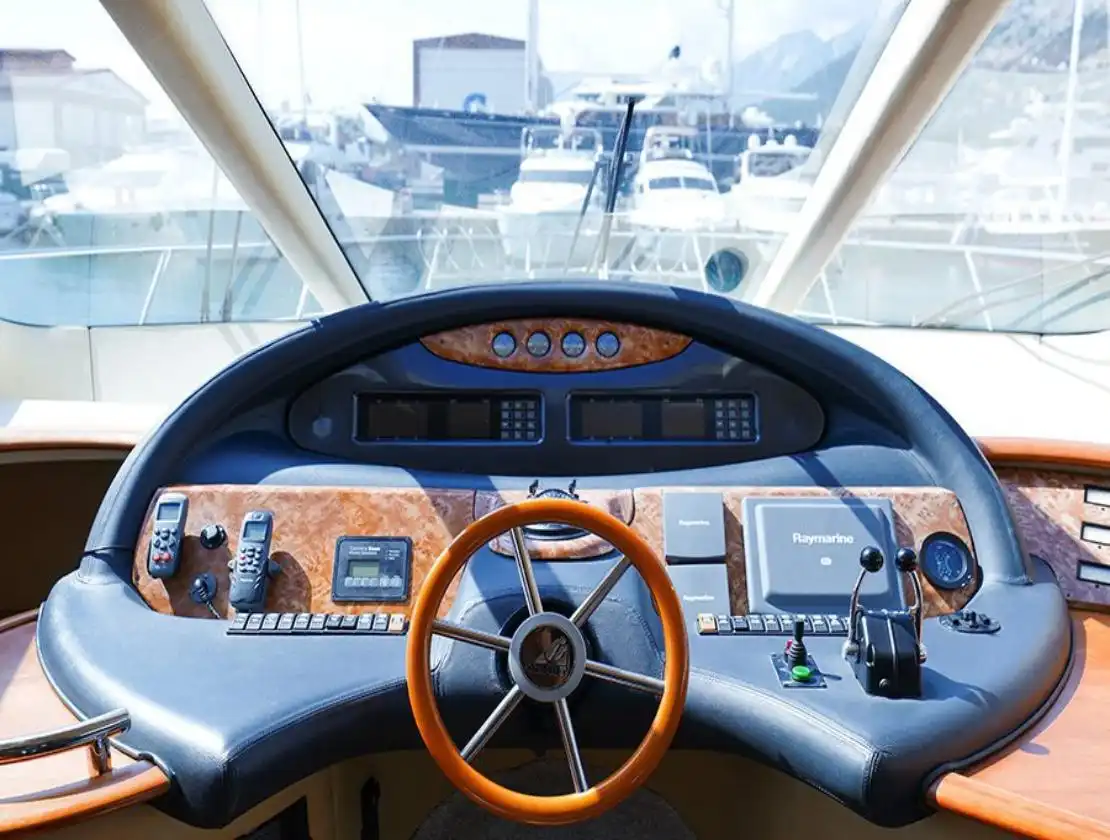 Antalya Yat Kiralama 19m Azimut 55 Fly